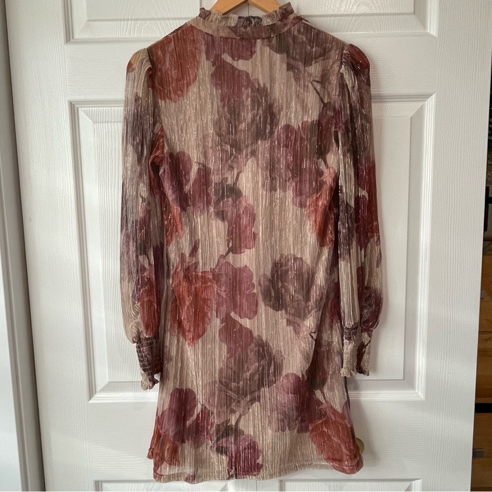 Le chateau dress size small - Picture 8 of 9